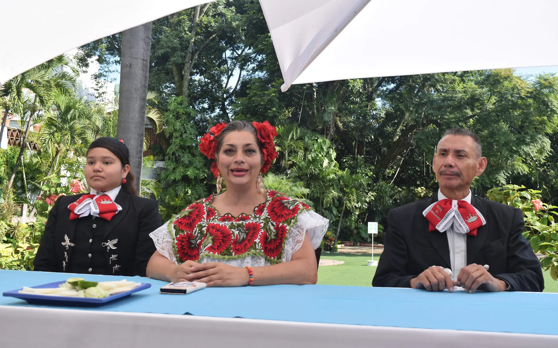 Junto a Abril Cortés (primera voz) y José Guadalupe Cortés, fundador del Mariachi Los Reyes